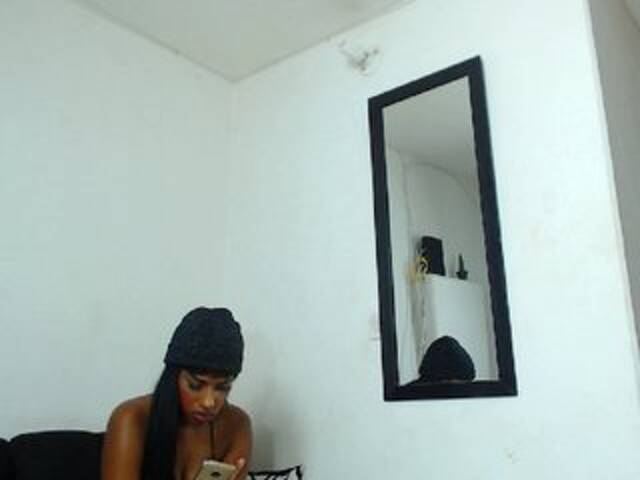 Oddajajo posnetke zaslona aslheyqueen