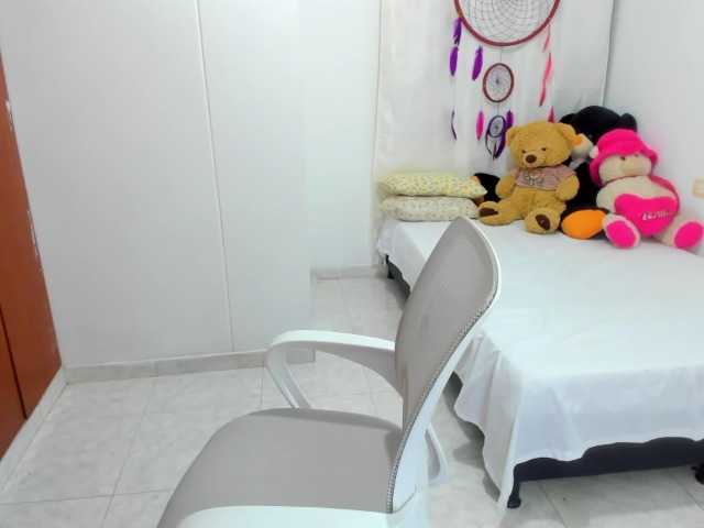 Oddajajo posnetke zaslona Astrid2