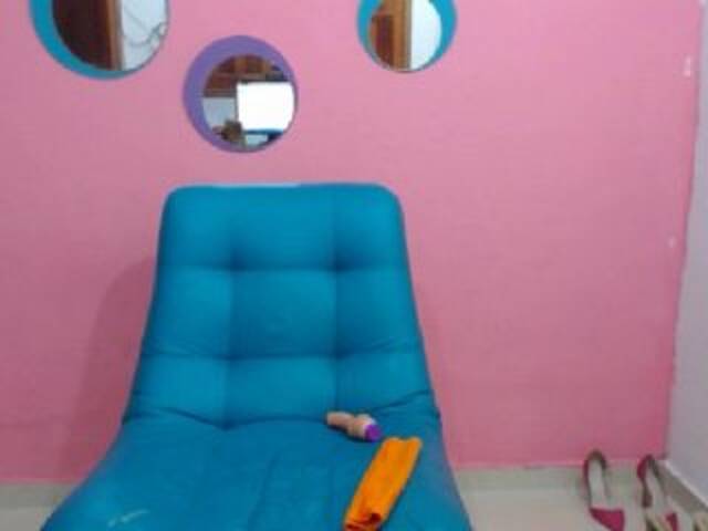 Oddajajo posnetke zaslona AsweetHellen