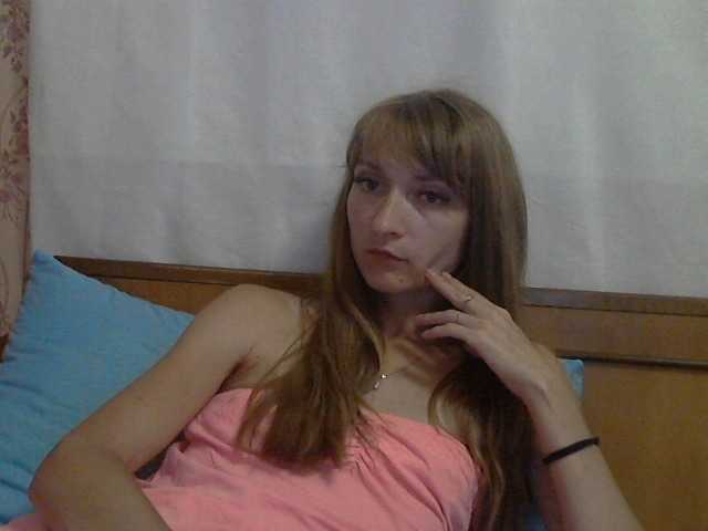 Oddajajo posnetke zaslona AsyaBlond