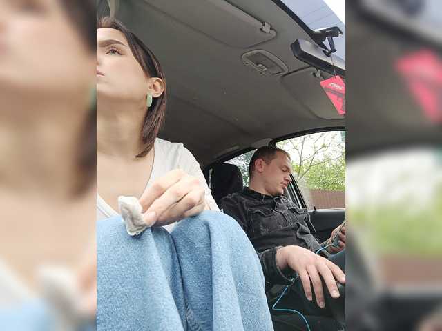 Oddajajo posnetke zaslona Avaxstudio