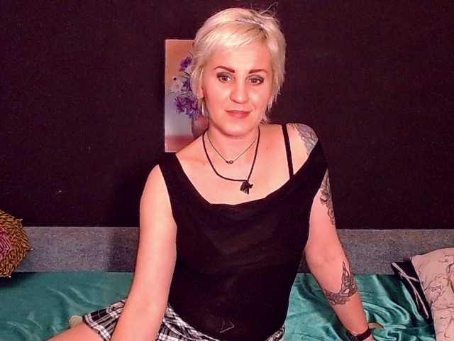 Oddajajo posnetke zaslona Amrolla