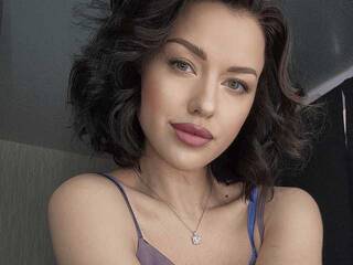 Erotični video klepet B-BDoll