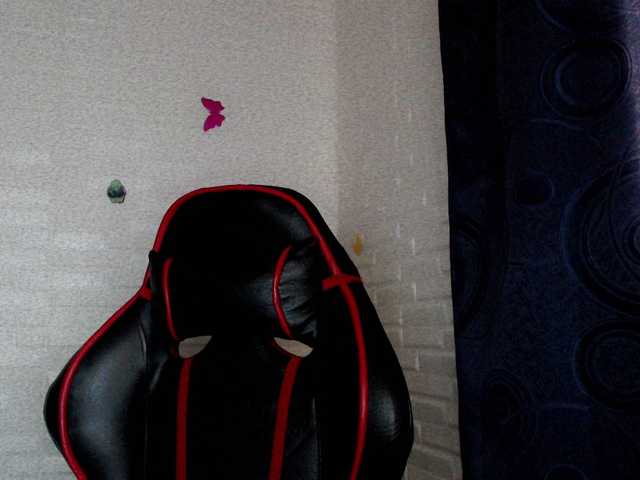 Oddajajo posnetke zaslona BabyAsianX0