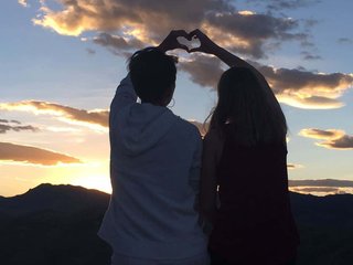 Erotični video klepet BadC0uple