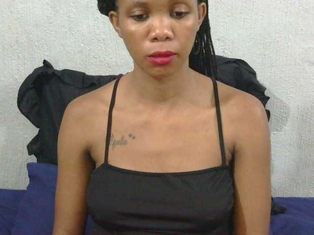 Oddajajo posnetke zaslona BadKittyLily