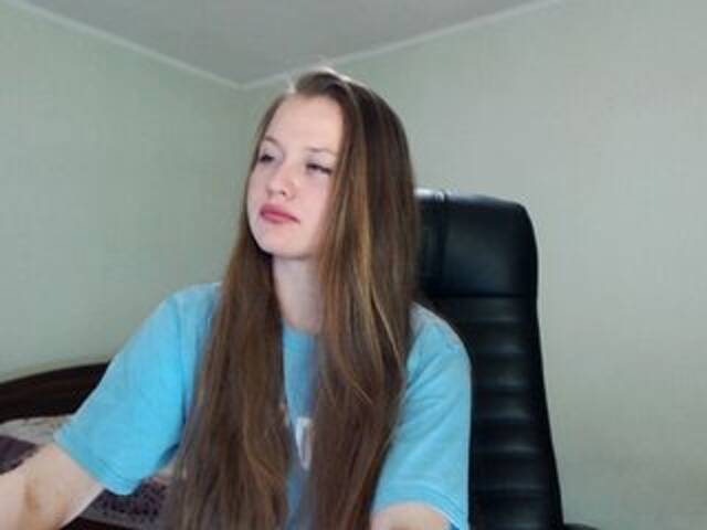 Oddajajo posnetke zaslona _YoungGirl_