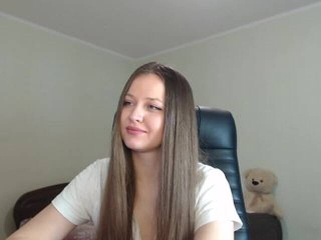 Oddajajo posnetke zaslona _YoungGirl_