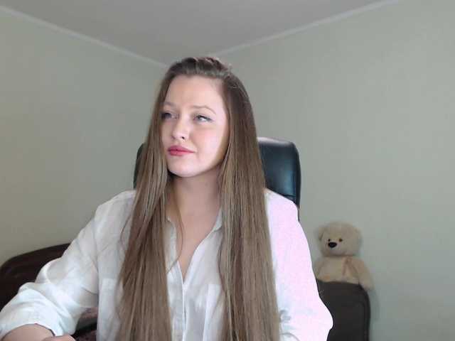 Oddajajo posnetke zaslona _YoungGirl_