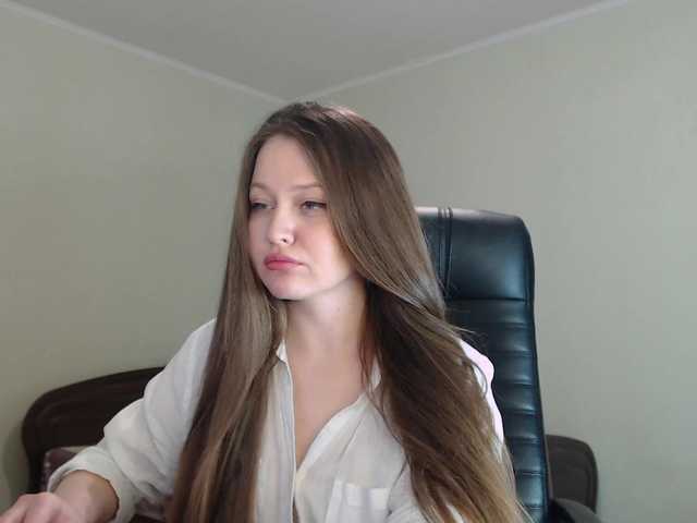 Oddajajo posnetke zaslona _YoungGirl_