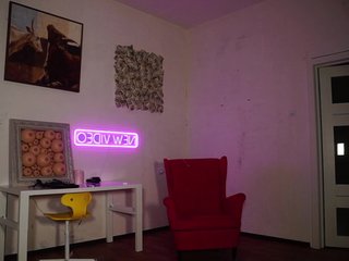 Erotični video klepet barbiedollhouse