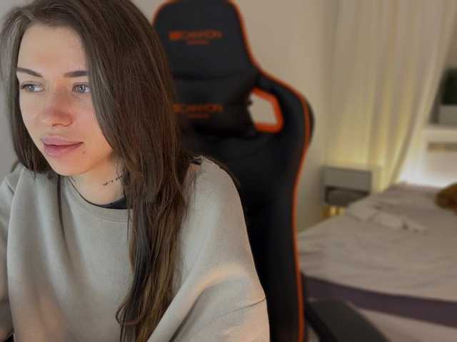 Oddajajo posnetke zaslona Bast3t