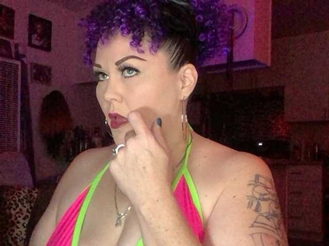 Oddajajo posnetke zaslona bbwsarah1981