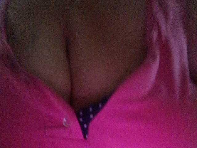 Oddajajo posnetke zaslona BBWsexiri77