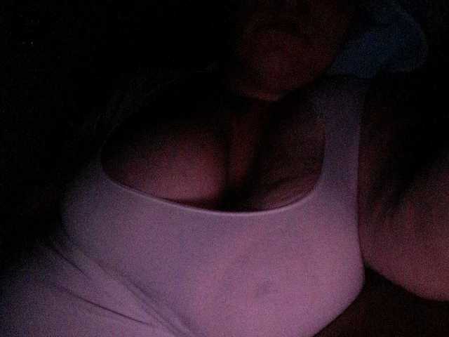 Oddajajo posnetke zaslona BBWsexiri77