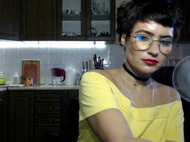 Oddajajo posnetke zaslona BeccaPassion