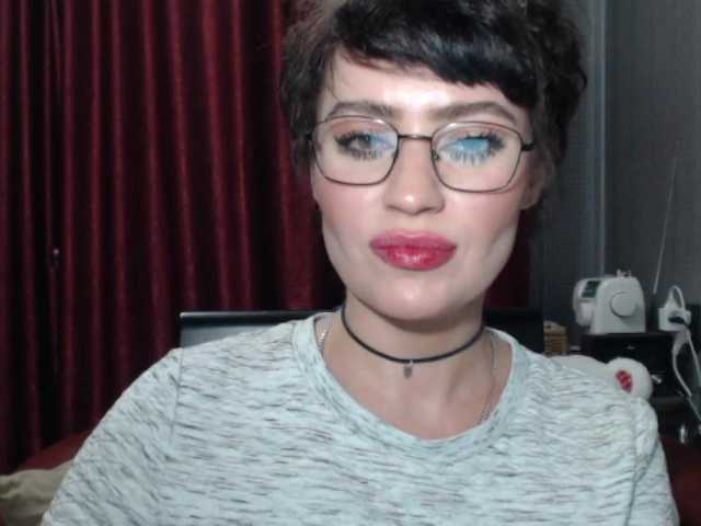Oddajajo posnetke zaslona BeccaPassion