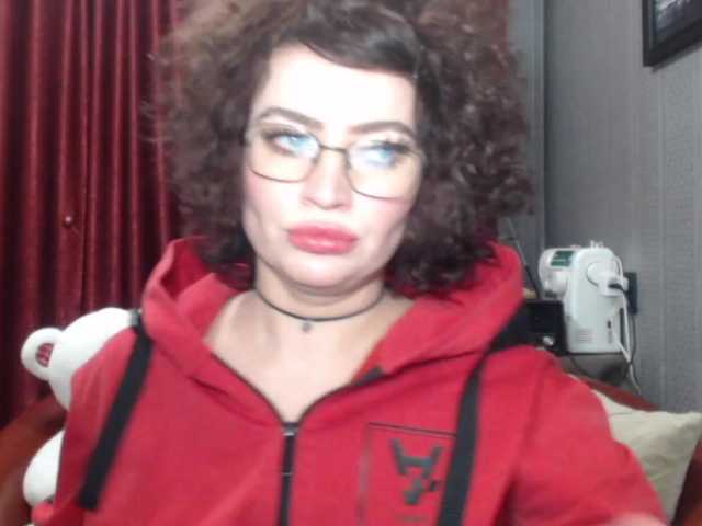 Oddajajo posnetke zaslona BeccaPassion