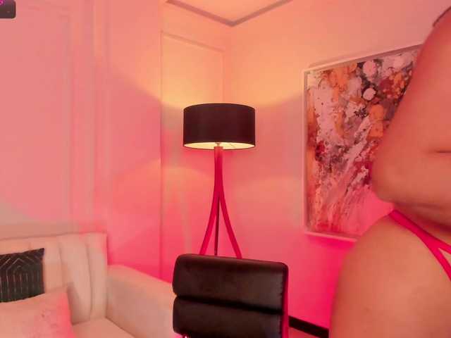 Oddajajo posnetke zaslona BeccaRoberts