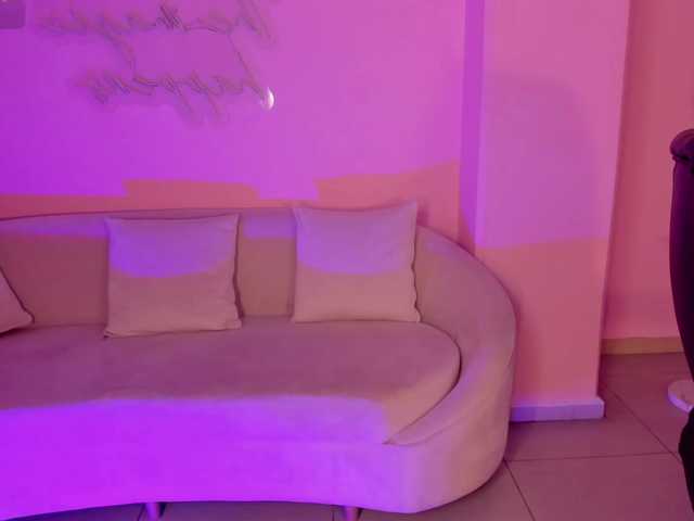 Oddajajo posnetke zaslona BeccaRoberts