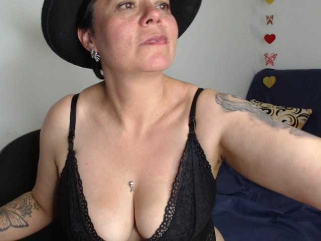 Oddajajo posnetke zaslona bella-devil