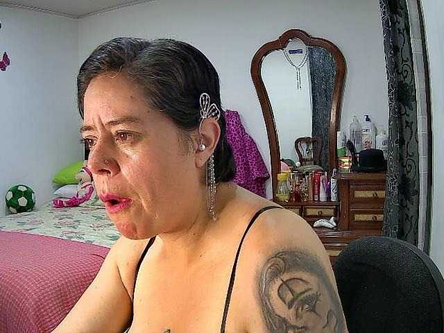 Oddajajo posnetke zaslona bella-devil