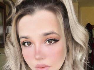 Erotični video klepet Bellllkaaaa