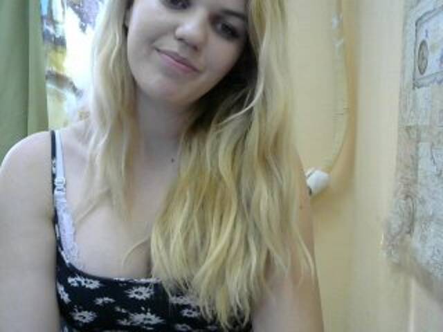 Oddajajo posnetke zaslona BellyBella