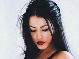 Erotični video klepet BellyCatt