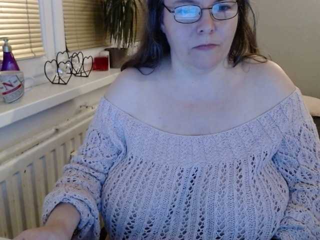 Oddajajo posnetke zaslona Bessy123