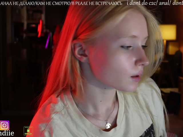 Oddajajo posnetke zaslona Bestblondie