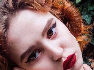 Erotični video klepet BeverlyFox