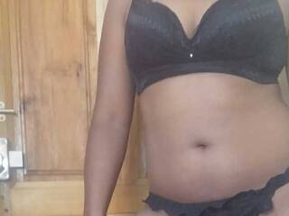 Erotični video klepet Bhumii