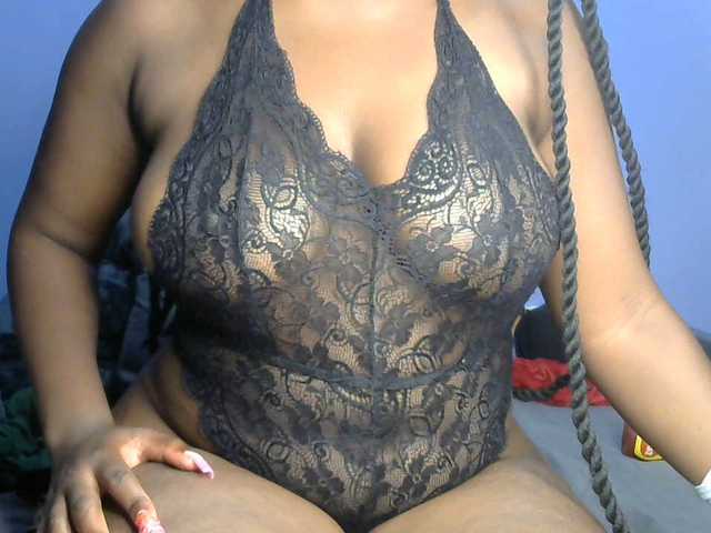 Oddajajo posnetke zaslona Bigblackbooty