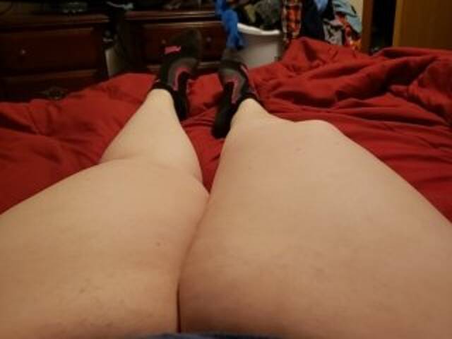 Oddajajo posnetke zaslona BigBootyKandi