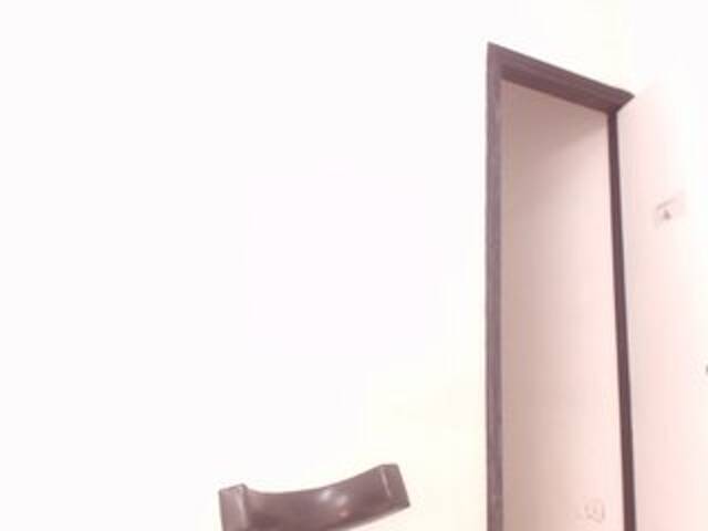 Oddajajo posnetke zaslona BigBustyBlack