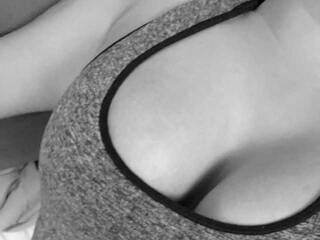 Erotični video klepet Billie24