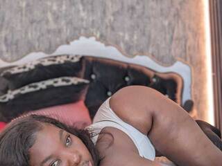 Erotični video klepet black-pussydoll