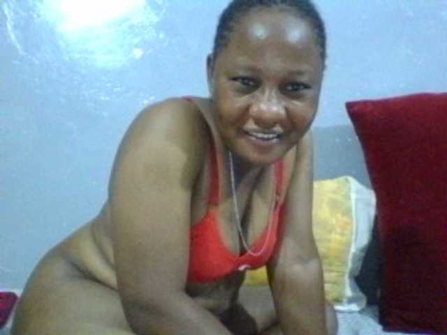 Oddajajo posnetke zaslona Blackcutegal