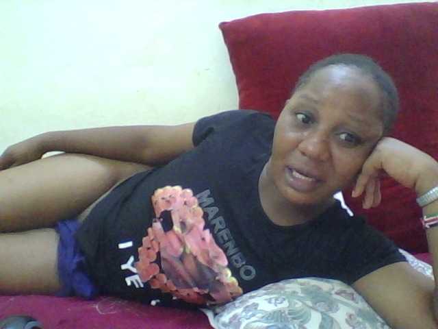 Oddajajo posnetke zaslona Blackcutegal
