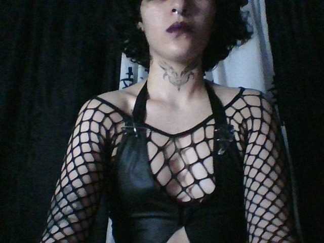 Oddajajo posnetke zaslona blackdemonxxx