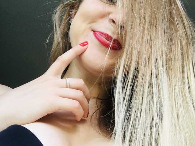Profilna fotografija blonde-kisses
