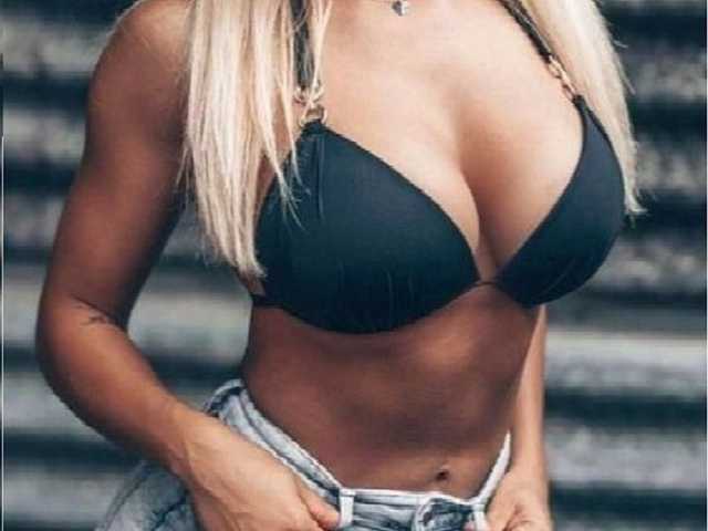 Profilna fotografija BlondyBarbie1