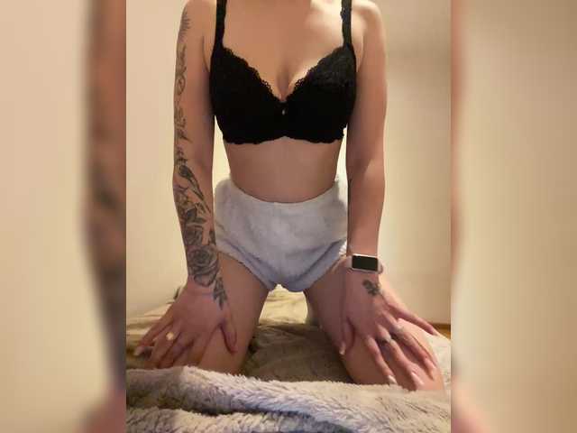 Oddajajo posnetke zaslona Bondasexy