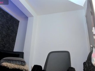 Erotični video klepet BeshaMoore