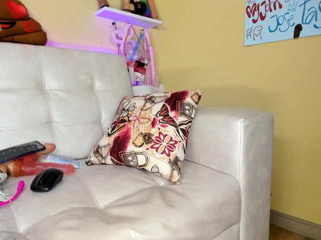 Oddajajo posnetke zaslona tiny-cora