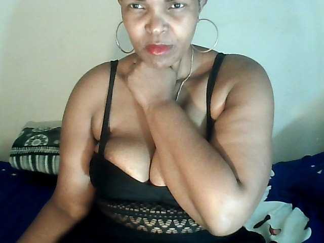 Oddajajo posnetke zaslona Bootygorgeous