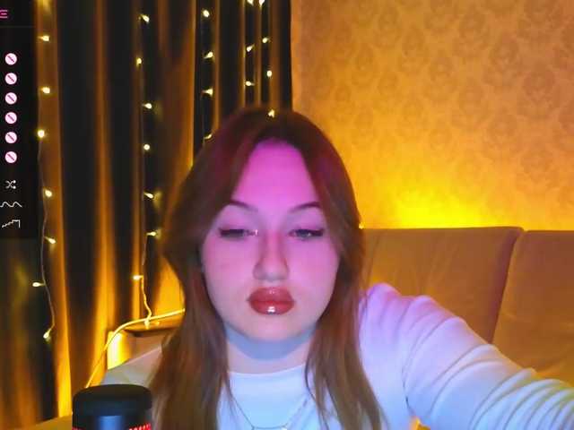 Oddajajo posnetke zaslona BoredGirl