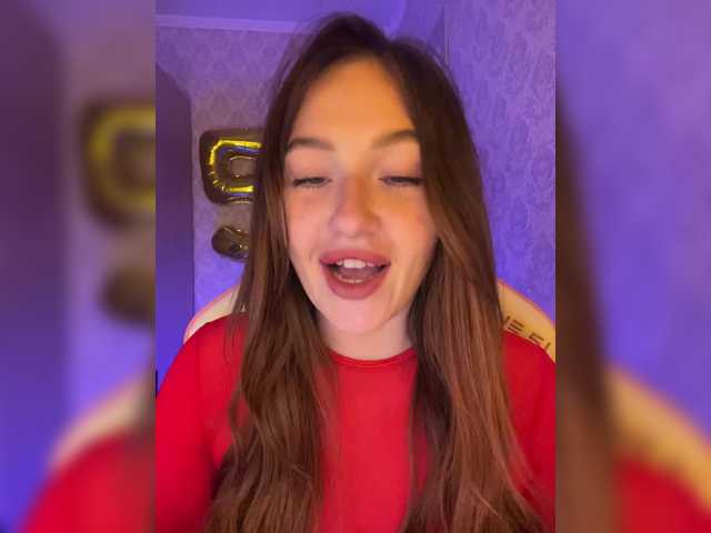 Oddajajo posnetke zaslona BoredGirl