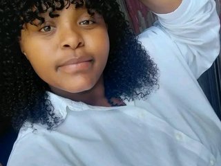 Erotični video klepet BubblyRouxyXXXxx